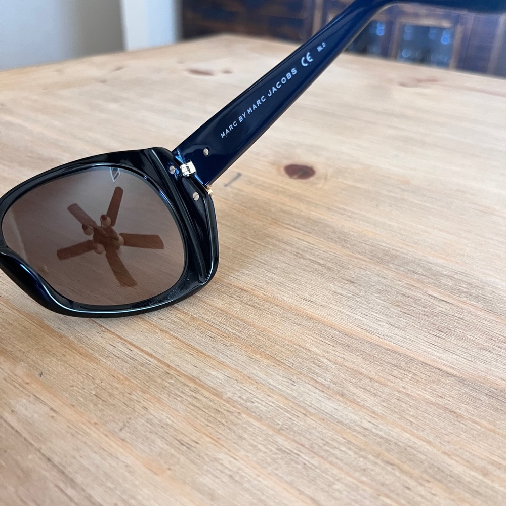 Marc Jacobs Sunglasses - Picture 3 of 6